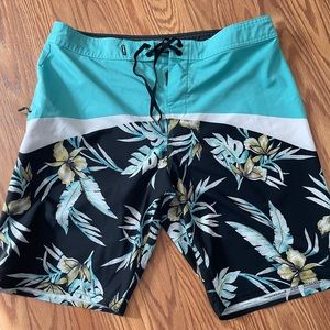O’Neill Mens Bathing suit size 32